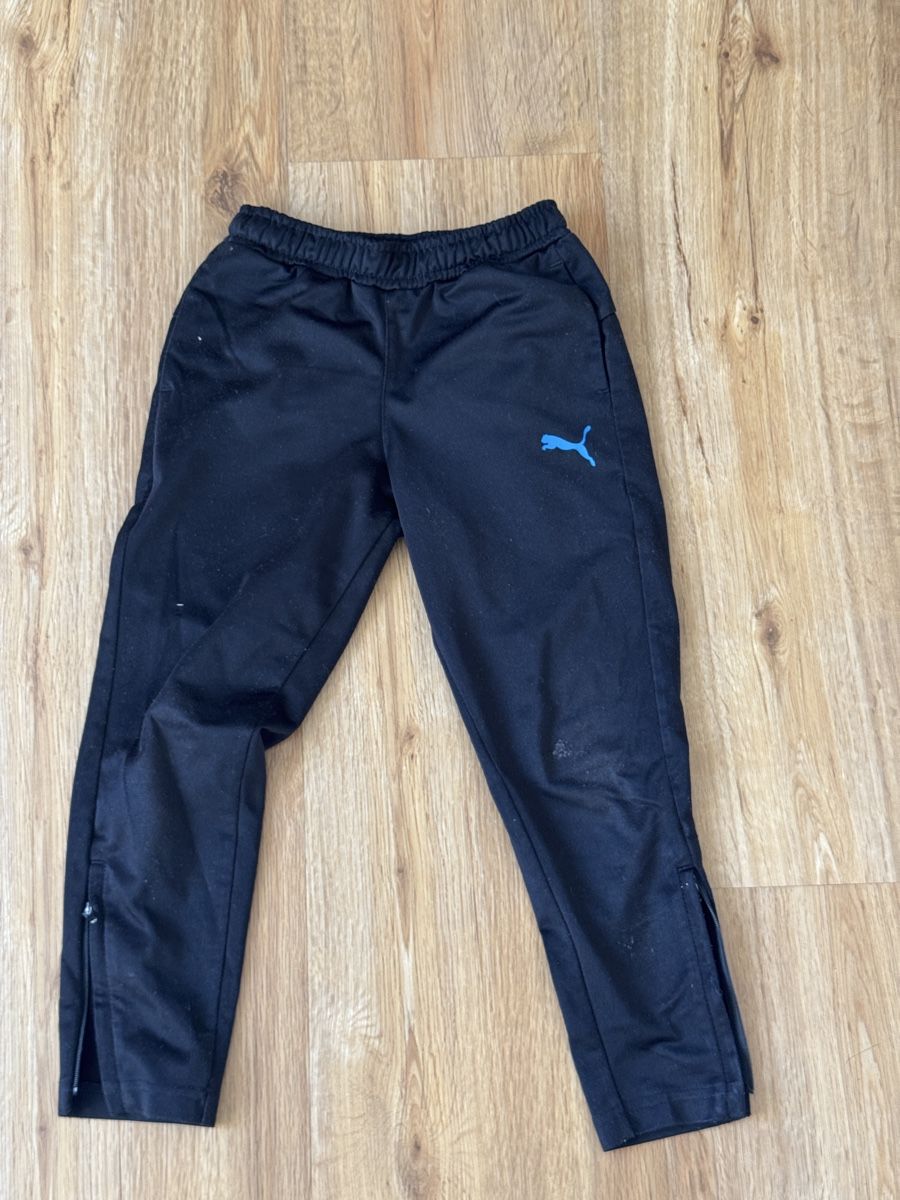Puma Pantaloni: Puma Trainingshose Grösse 116 – Usato da Basel venduto da spassbremse