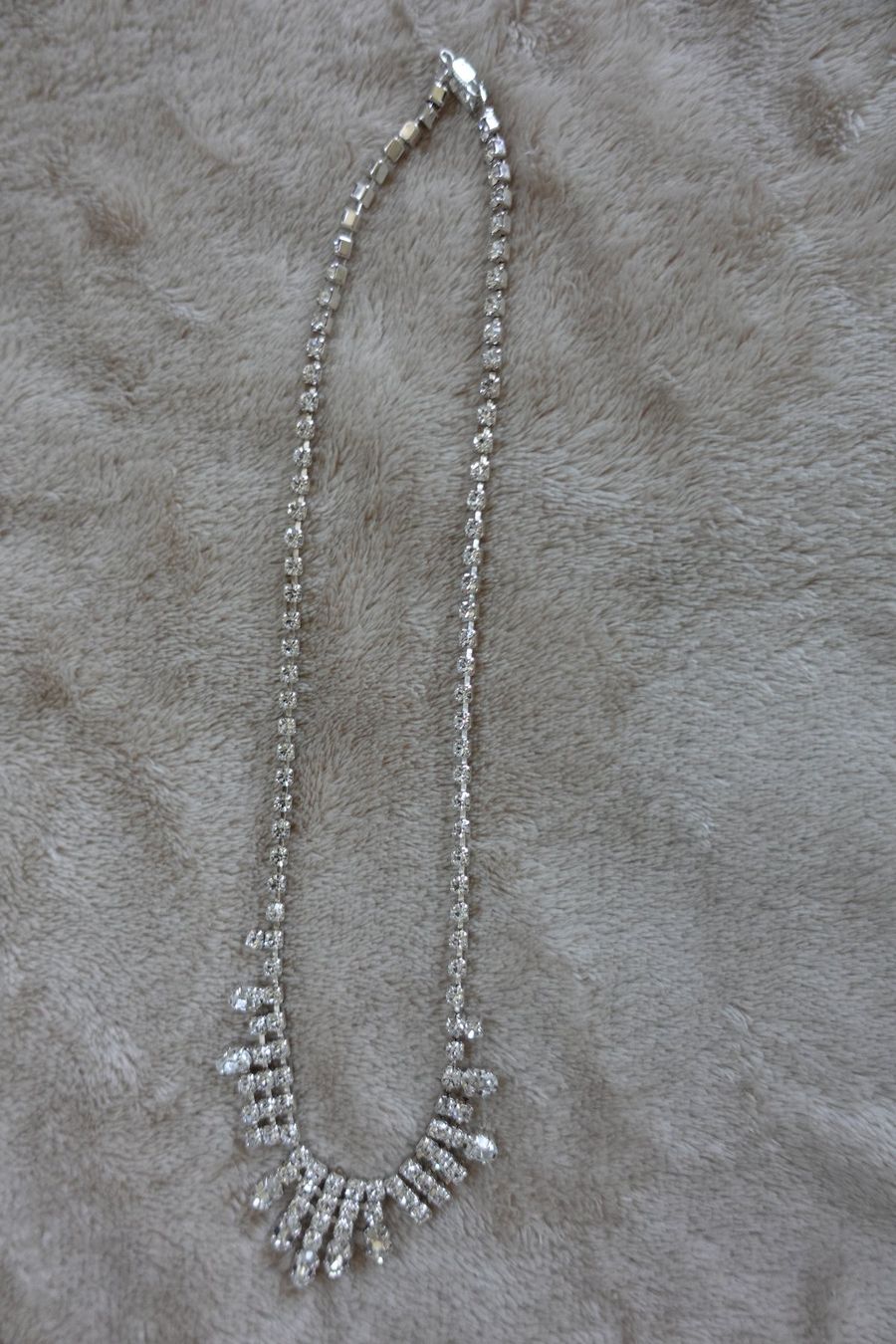 Autres bijoux: 1 schönes 2-er Set Damen Modeschmuck – D'occasion à rorschach par Babsi64 1