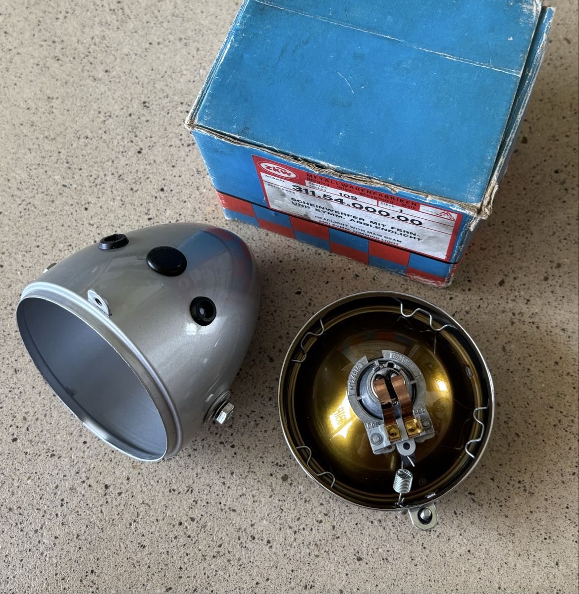 Puch Ciclomotori: NOS Scheinwerfer ZKW Puch Sachs – Nuovo e nell'imballaggio originale da Gerlafingen venduto da alpenbrevet 7