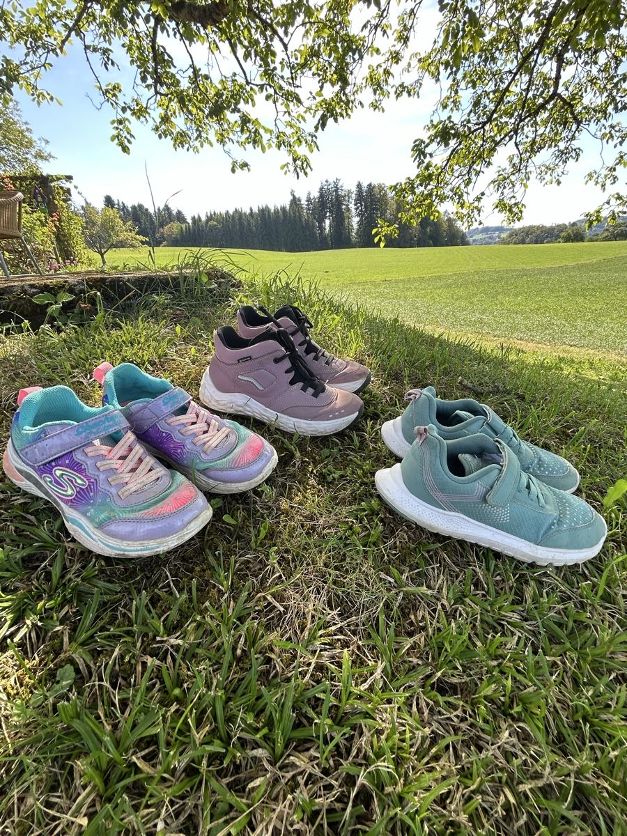 Scarpe per ragazze: Kinderschuhe – Usato da Rikon im Tösstal venduto da Ventil1978