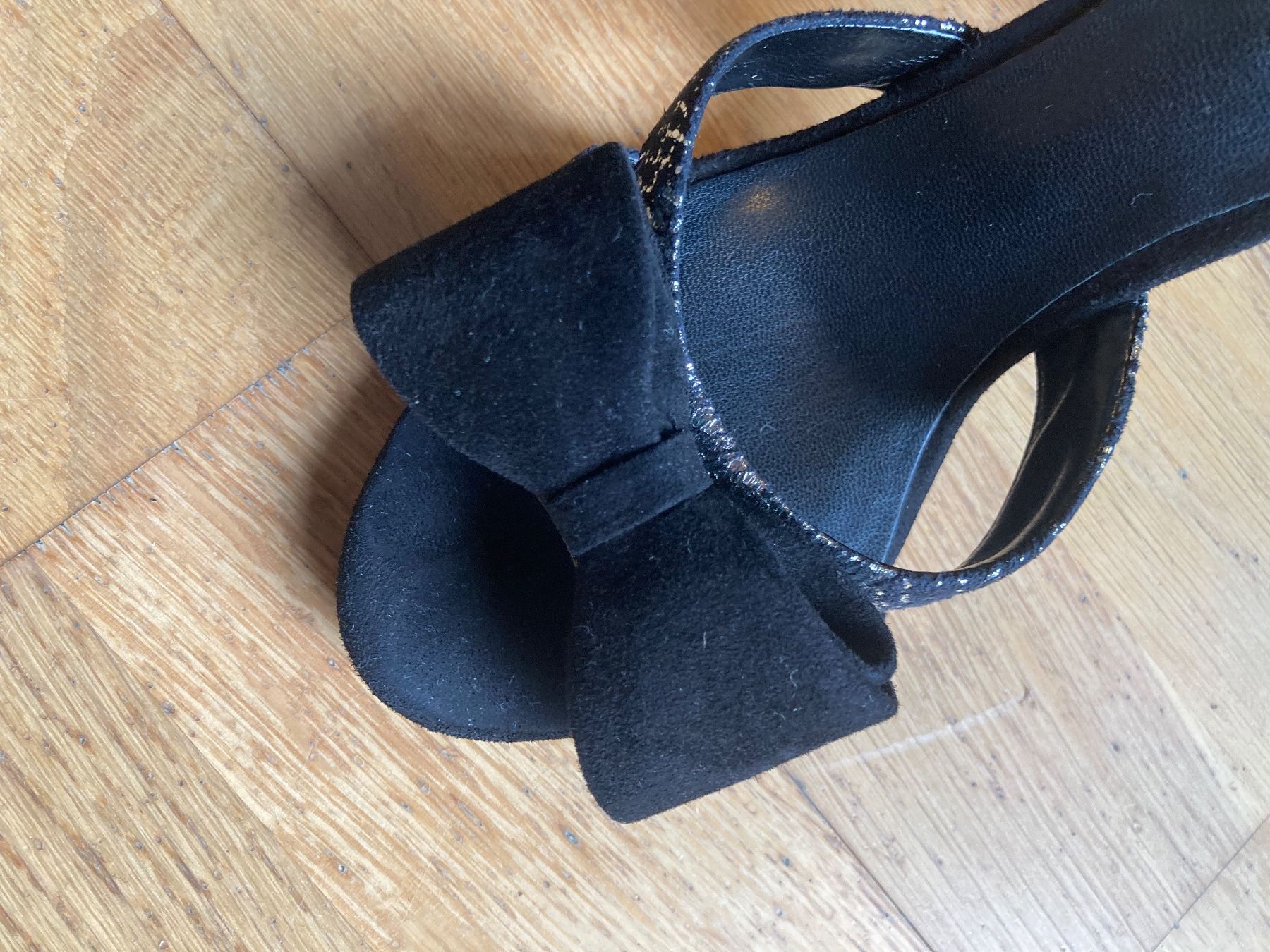 Guess Scarpe da donna: Guess Sandals 37 – Usato da Luzern venduto da AM2nd 1
