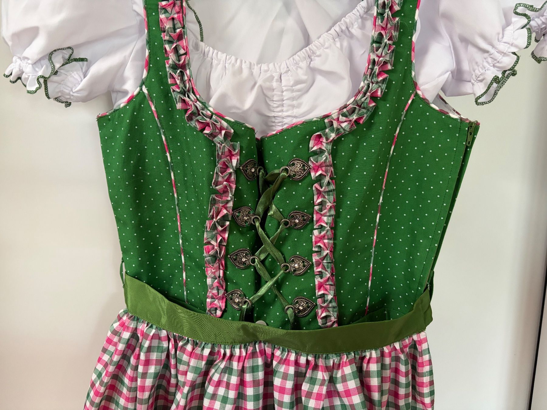 Vestiti: Dirndl mit Bluse – Usato da Frauenfeld venduto da SuterFrauenfeld 1