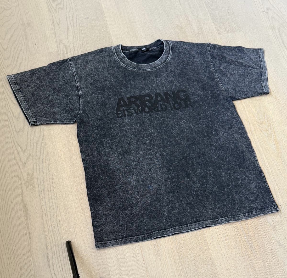 T-shirt: BTS Arirang Tshirt Gr. S – Nuovo (secondo la descrizione) da Allschwil venduto da ale_99l7