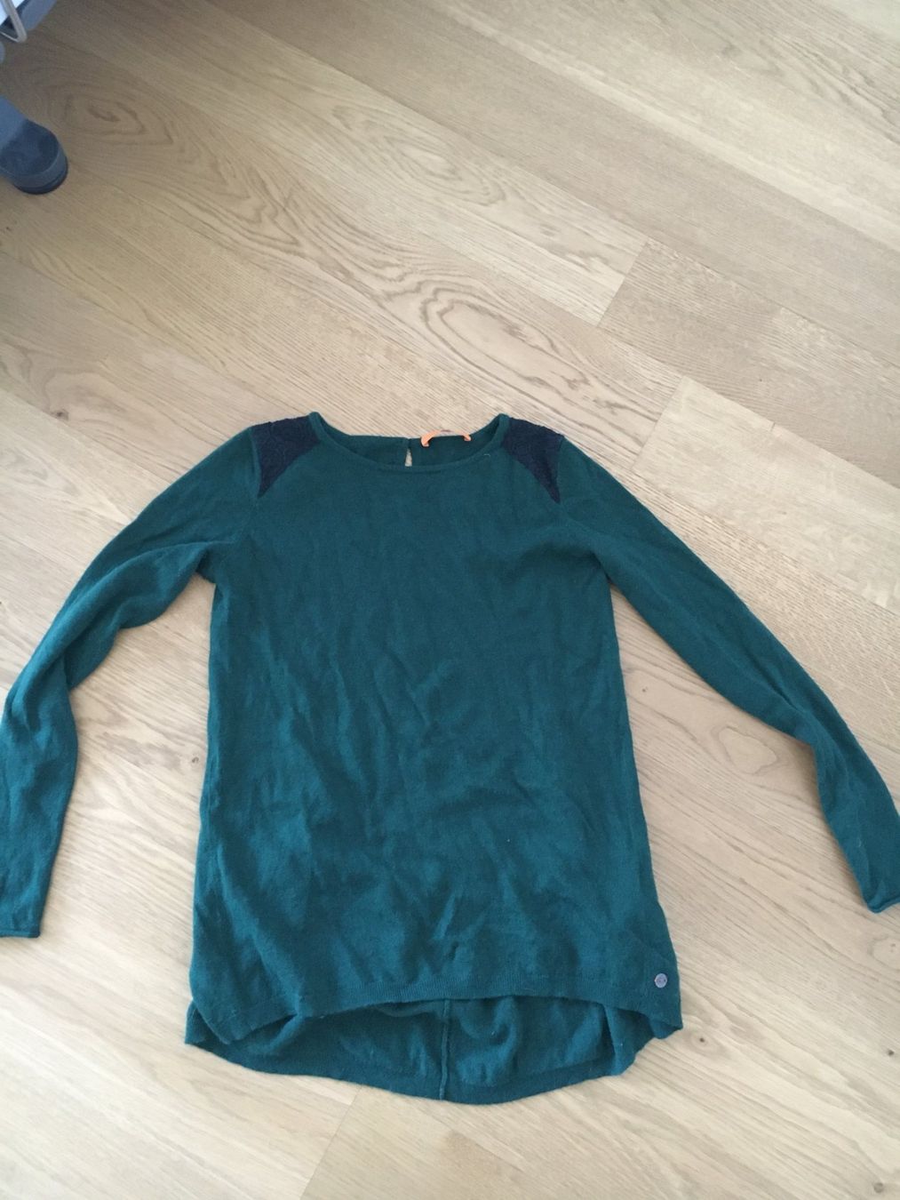 Hugo Boss Maglioni & Felpe: Hugo Boss Wollpullover, dunkelgrün – Usato da Rotkreuz venduto da Vkahlo