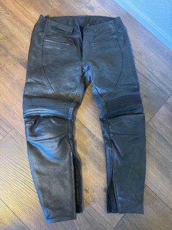 TÖFF LEDERHOSE FAST NEU VON BILT USA ECHTLEDER GRÖSSE 56