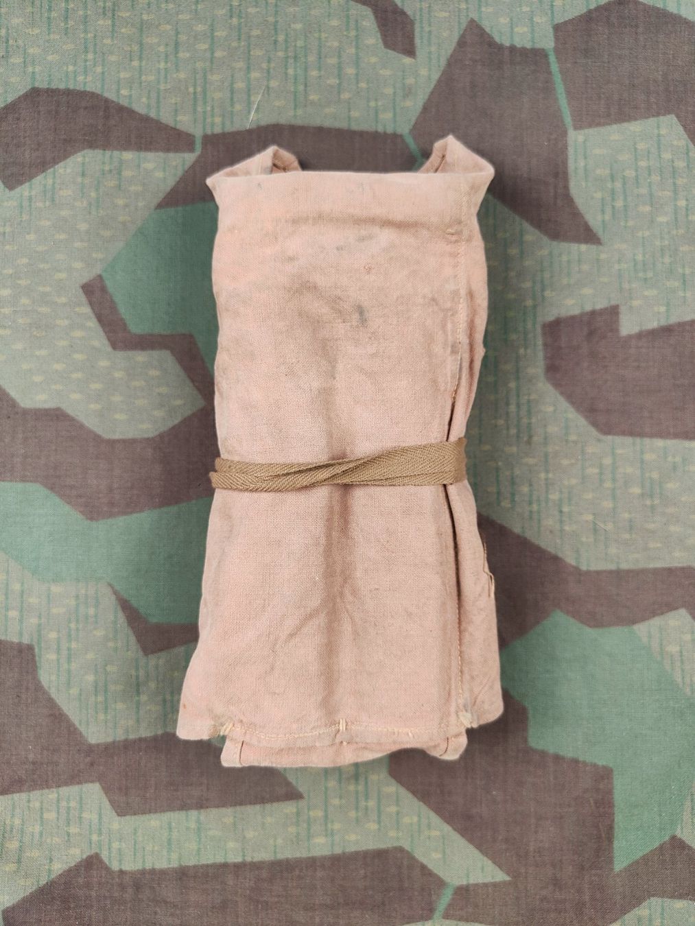 Schweizer Armee Uniformen: Mannsputzzeug Ord. 1898 mit Bürsten, Variante 3 – Gebraucht aus Bauma von SwissMilitaria 1