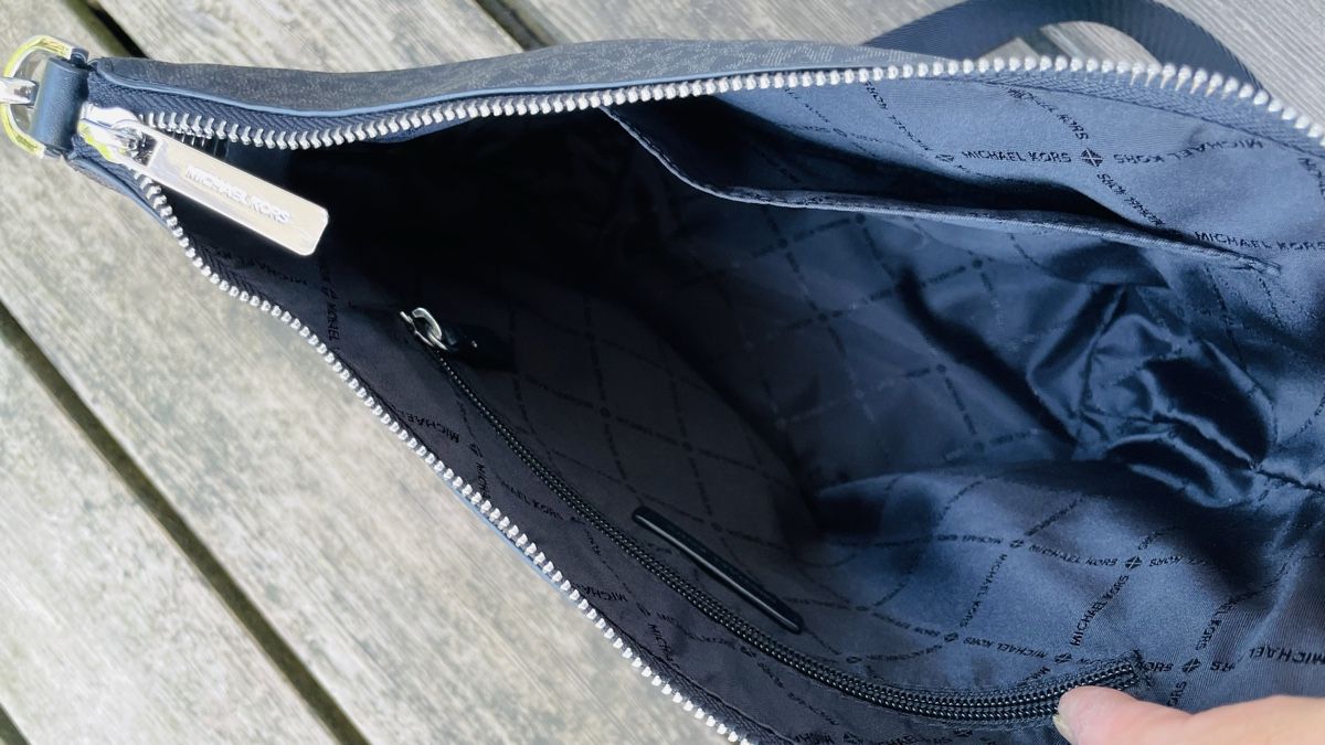 Michael Kors Sacs femmes: Handtasche Michael Kors / schwarz – D'occasion à Wallenwil par Pm2000 2