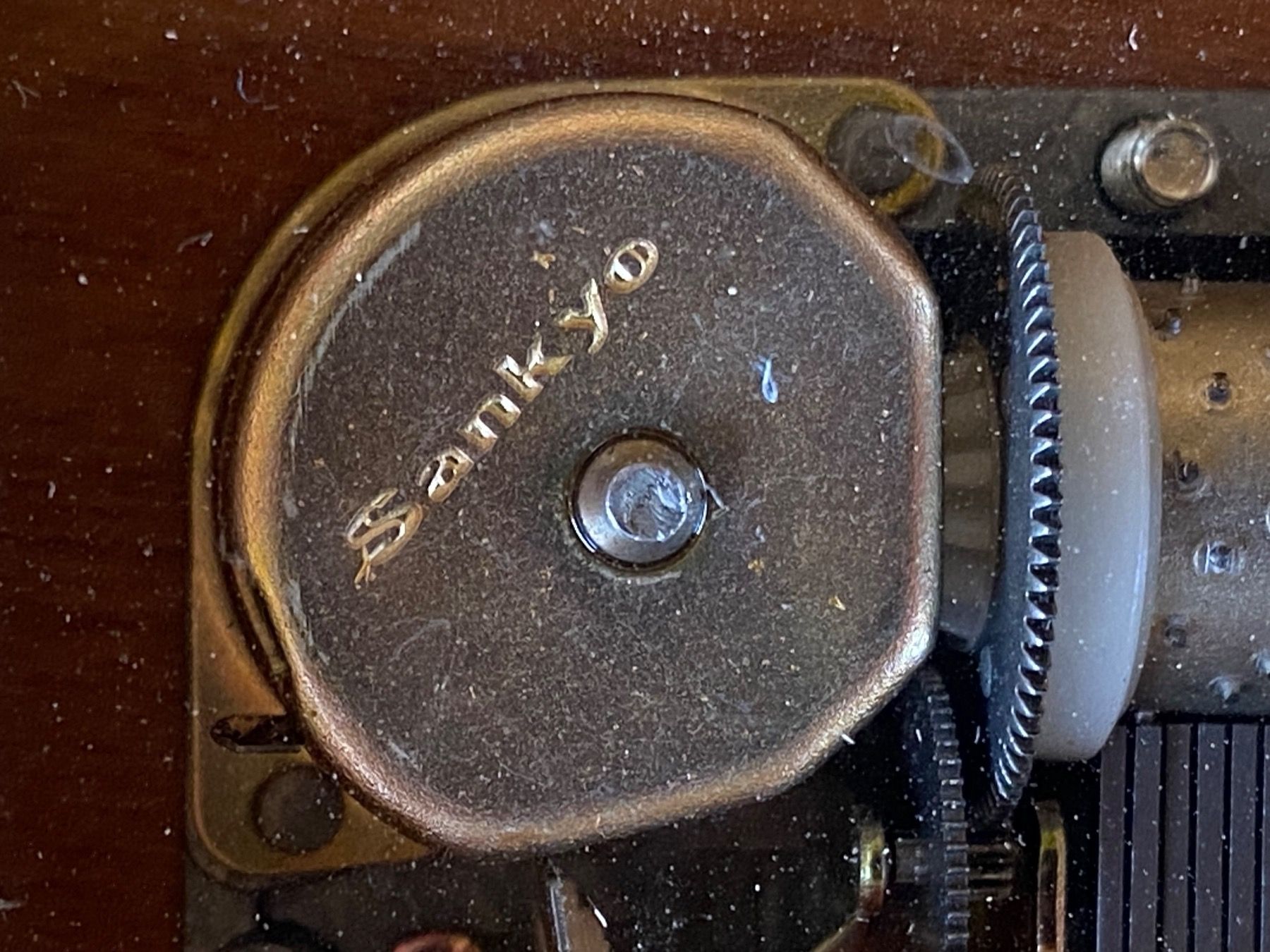 Sankyo Carillon: schöne Sankyo Japan Musikdose – Usato da Feldbach venduto da Olive1 7