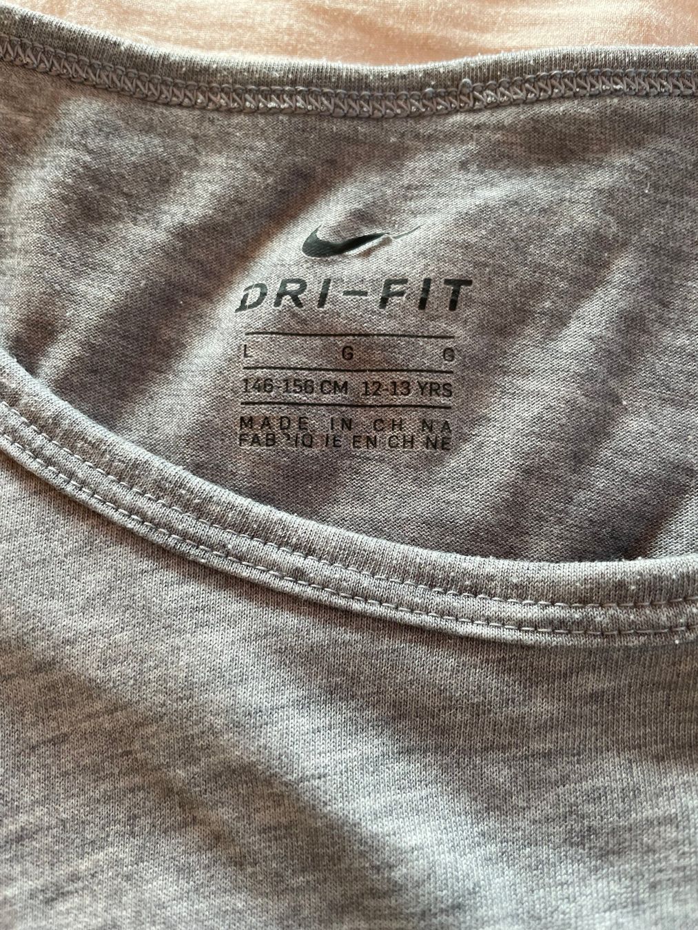Nike Camicette, T-shirt & Top: Nike Dri-FIT Funktionsshirt – Usato da Bözen venduto da Colibri2001 2