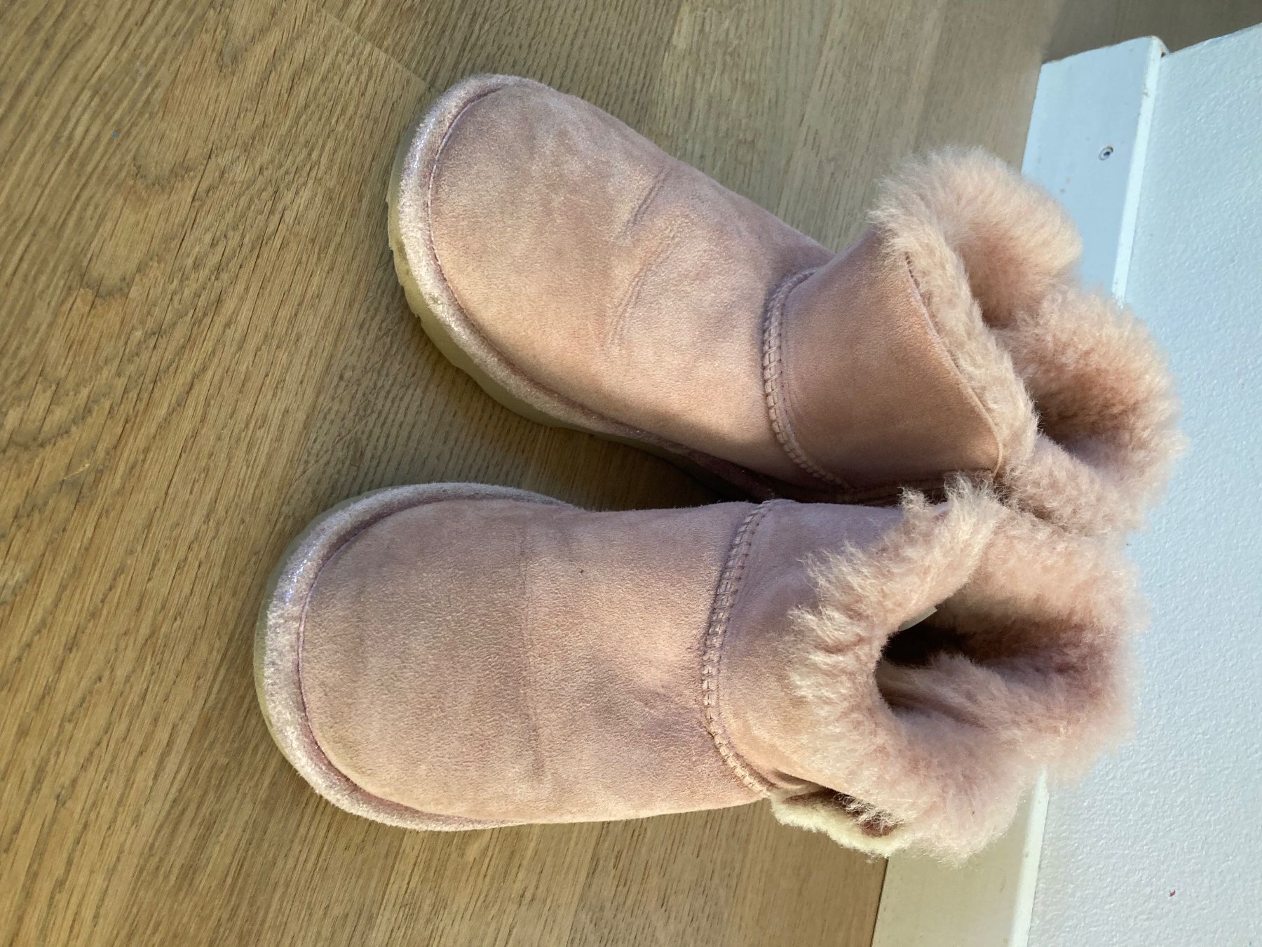 Ugg Schuhe für Mädchen: UGG Winterstiefel Grösse 33.5 – Gebraucht aus Köniz von Hollis01 1