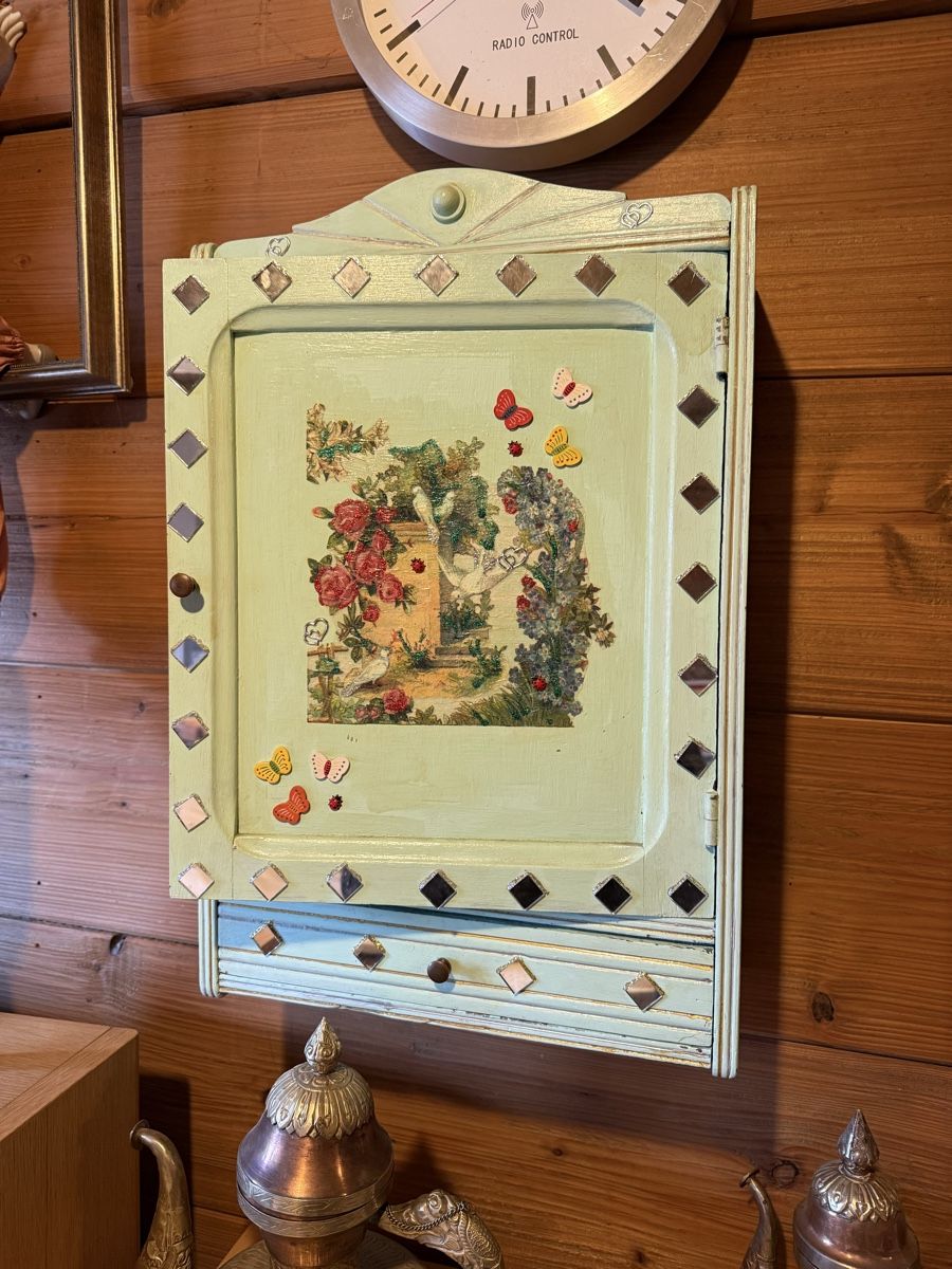 Armadi: Holzwand Schrank – Usato da Madetswil venduto da res_sfr6