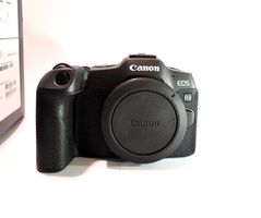CANON EOS R8 KIT