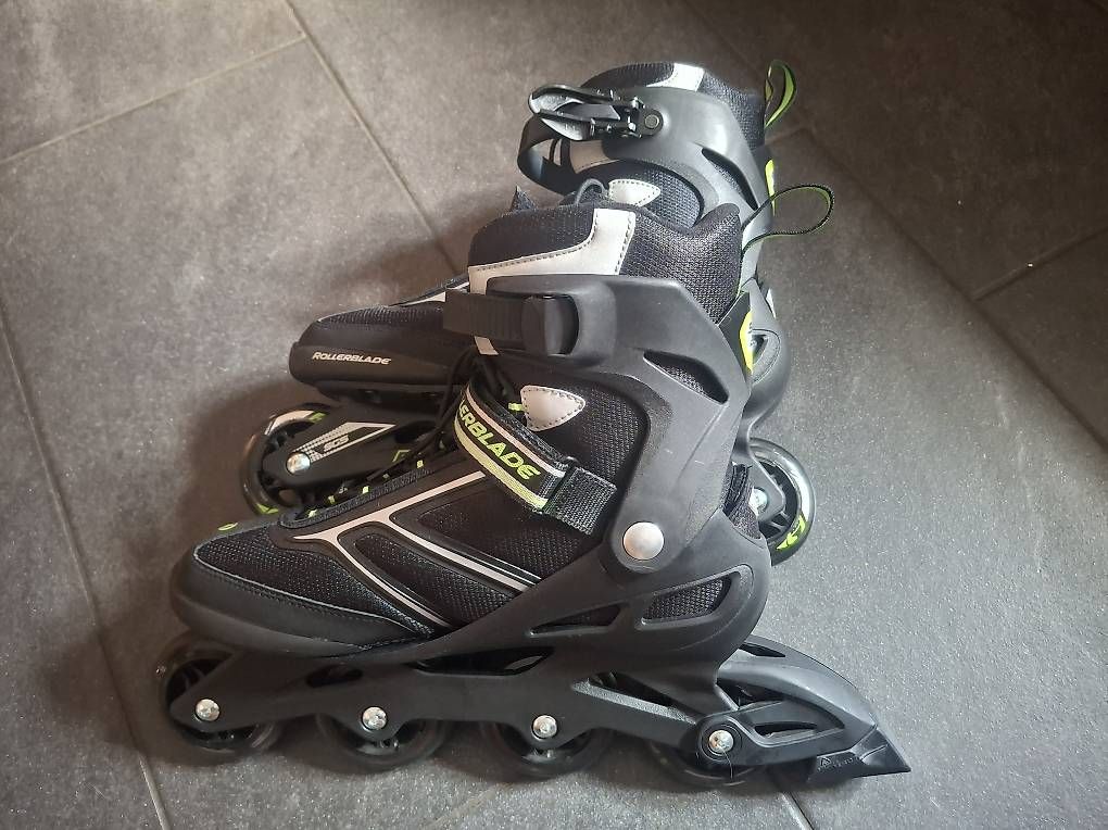 Pattini in linea & Pattini a rotelle: Rollerblades neuwertig Gr.44 – Usato da Reutigen venduto da Anita1234 2