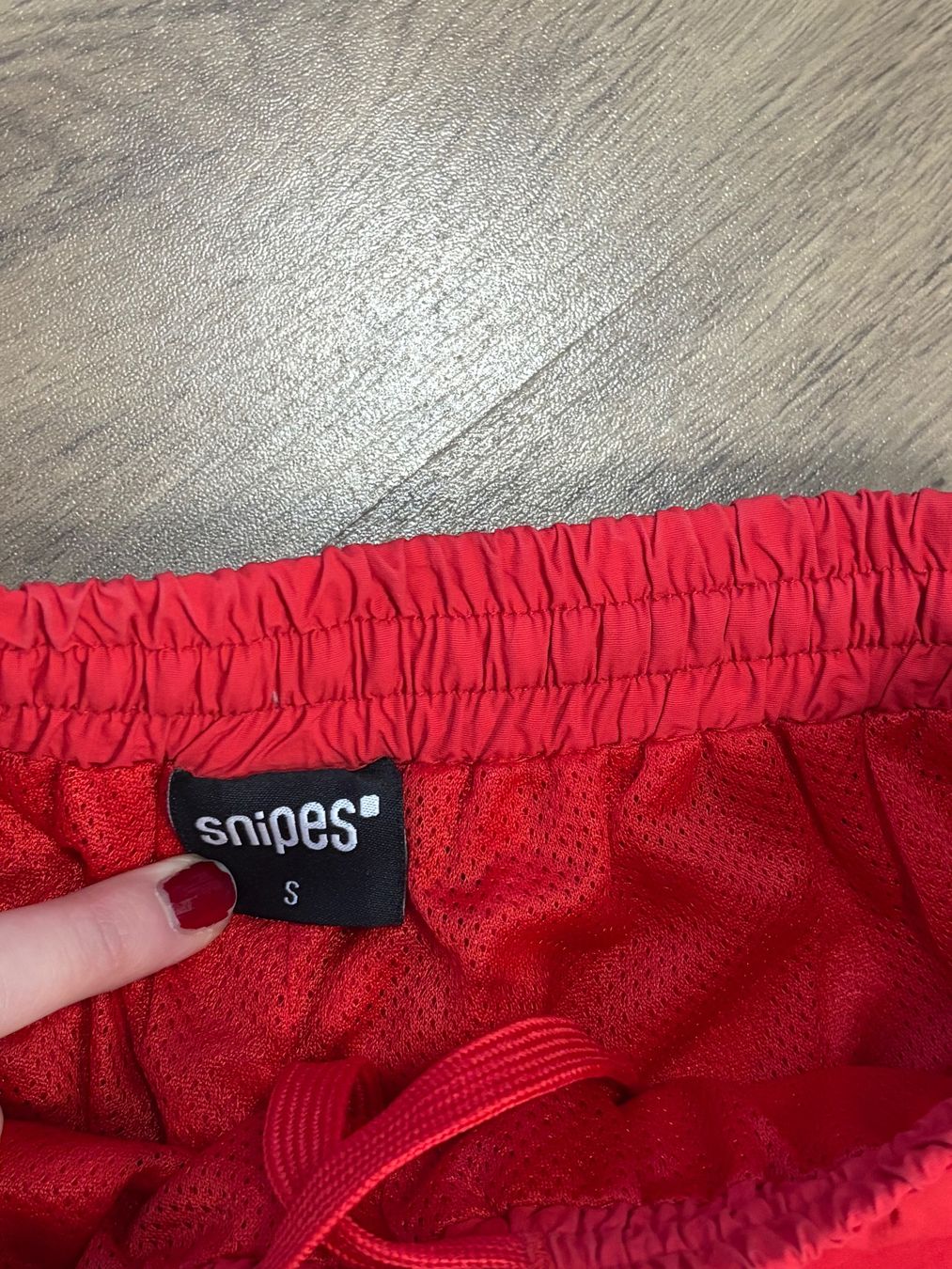 Snipes Pantaloni: Coole Trainerhose - Snipes - rot - Gr. S – Usato da Brügg BE venduto da rutschimedizin 3