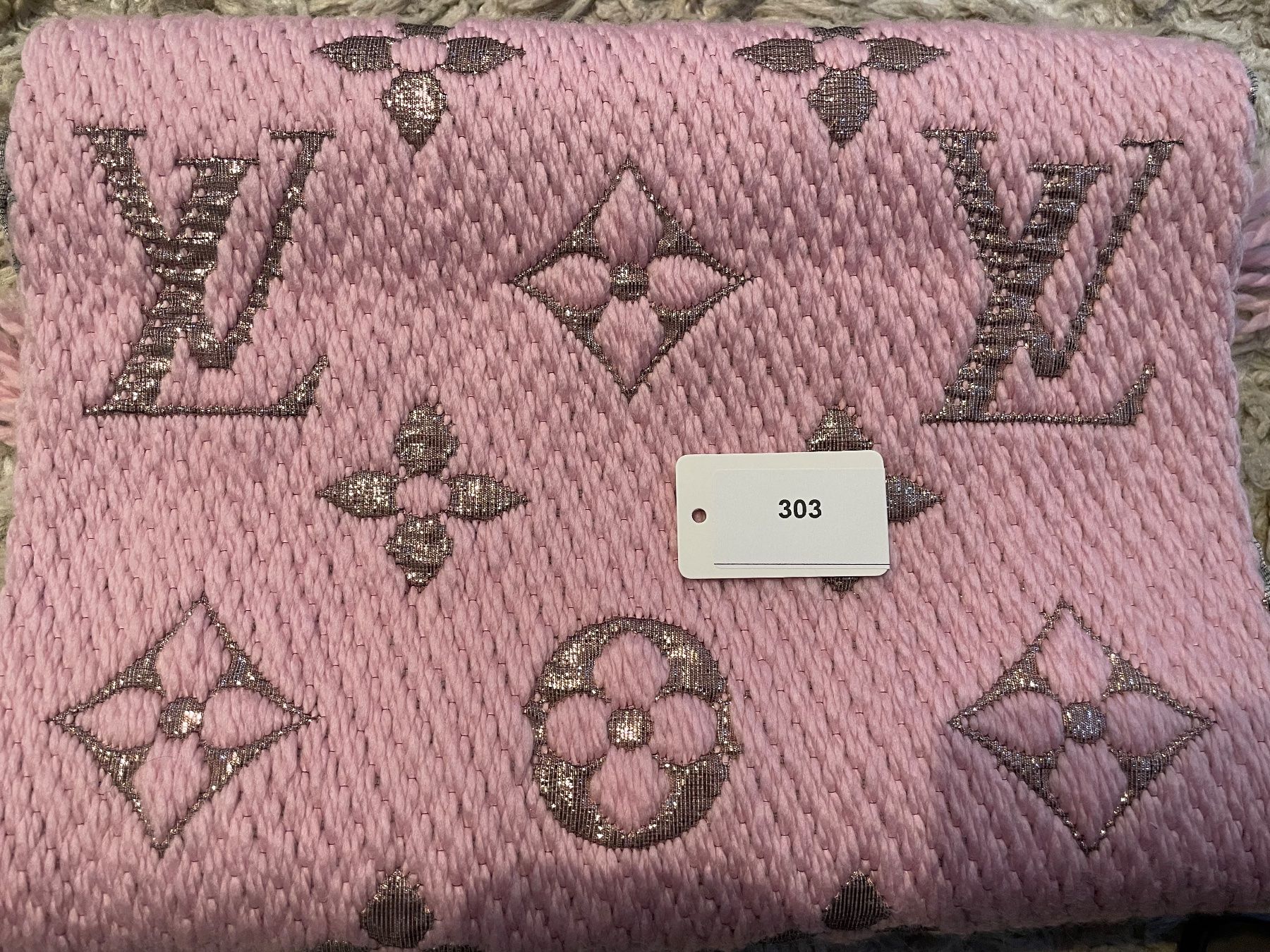 Louis Vuitton Foulard & Sciarpe: Louis Vuitton Schal Logomania - Nr. 303 – Nuovo (secondo la descrizione) da Hittnau venduto da LuxAndMore 6