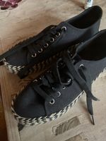 Schwarze Stoffschuhe mit Bastsohle Gr. 39