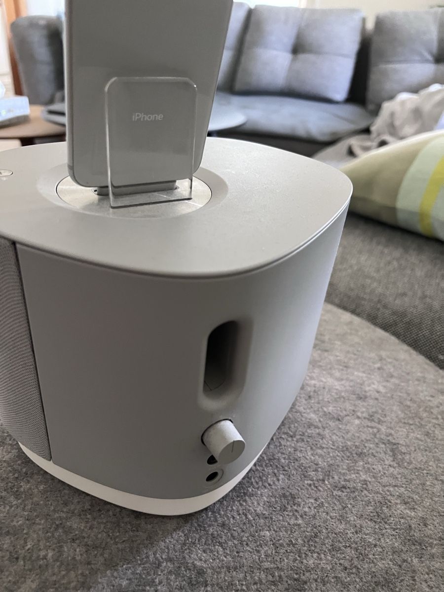 Haut-parleurs: Nude Audio Bluetooth Speaker und Dockingstation – D'occasion à Pfäffikon ZH par fdemuth 1