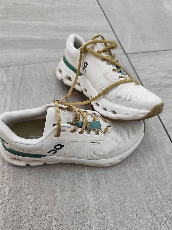 Scarpe da uomo: On Schuhe cloudrunner 2 Grösse 41 – Usato da Nottwil venduto da Fresh03 3
