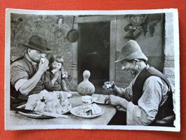 Foto AK Polenta formaggio appetito Tessin Menschen