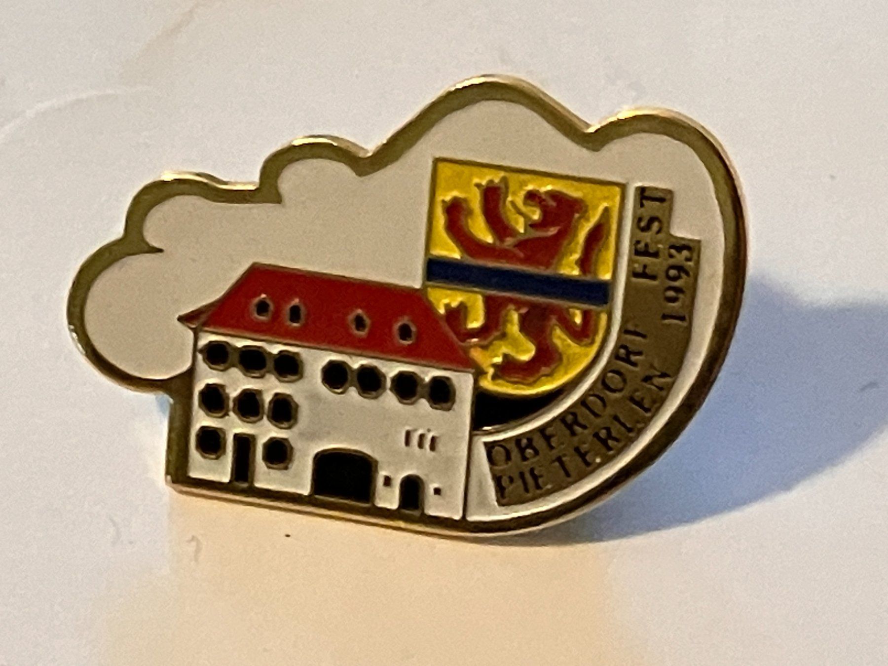 Placchette & Badge: 1 Pin Oberdorf Pieterlen Fest 1993 – Usato da Basel venduto da djwwpp