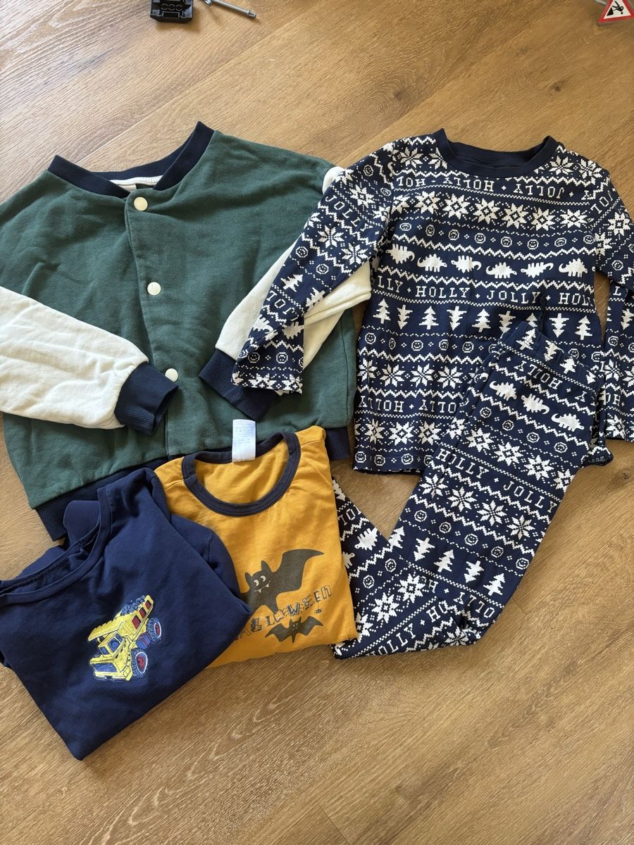 H&M Lotti & Set di vestiti: Jungs kleiderset Gr. 110/116 – Usato da Netstal venduto da ali_x5fx