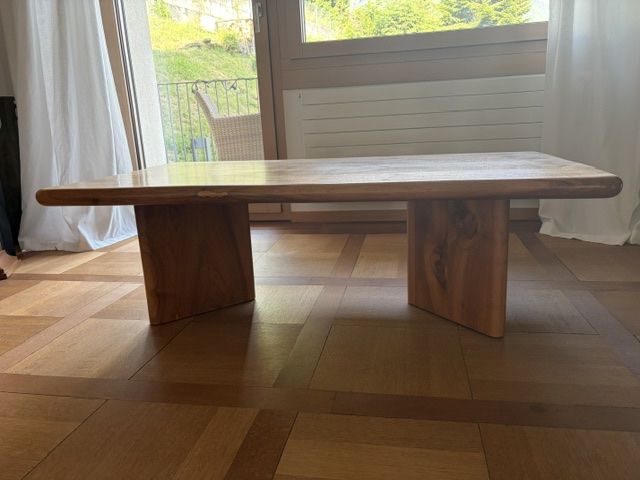 Tische: Nussbaum Couchtisch – Gebraucht aus Engelberg von cla_Janine 1