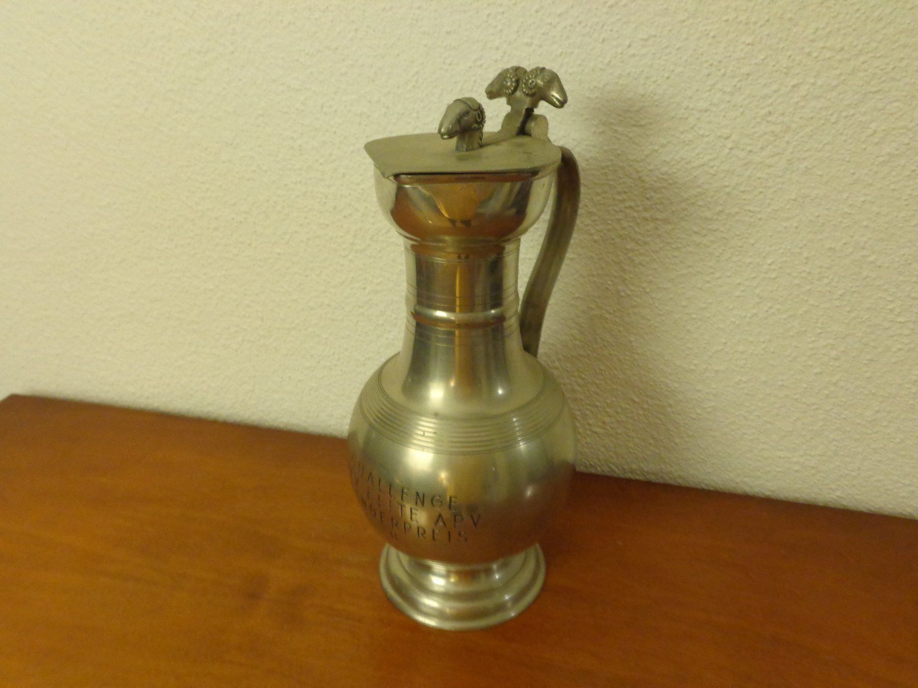 Statuette: Echte Walliser Zinnkannen Zinnbecher – Usato da Esslingen venduto da trendypower 1