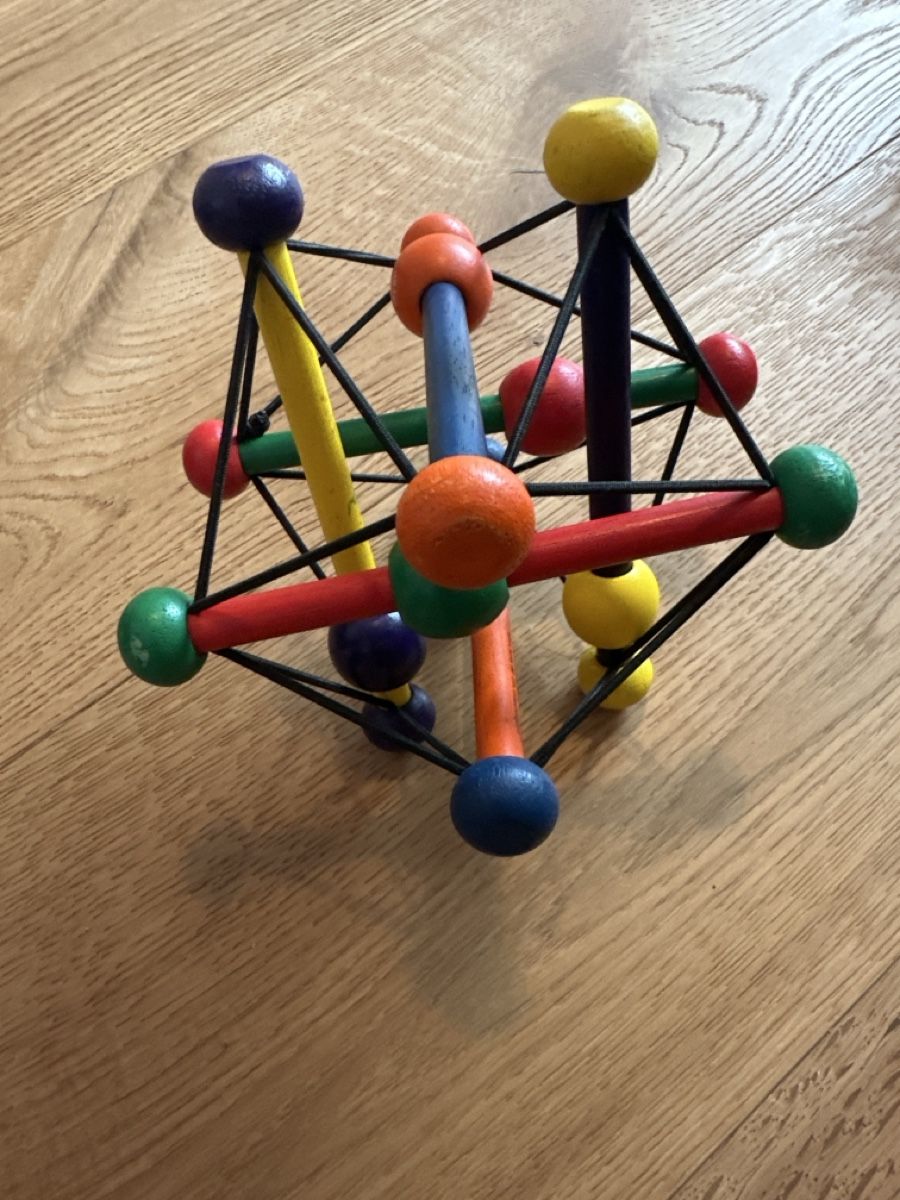 Jouets: Toller, flexibler Holzgreifling mit beweglichen Kugel – D'occasion à Urswil par LMT89 1
