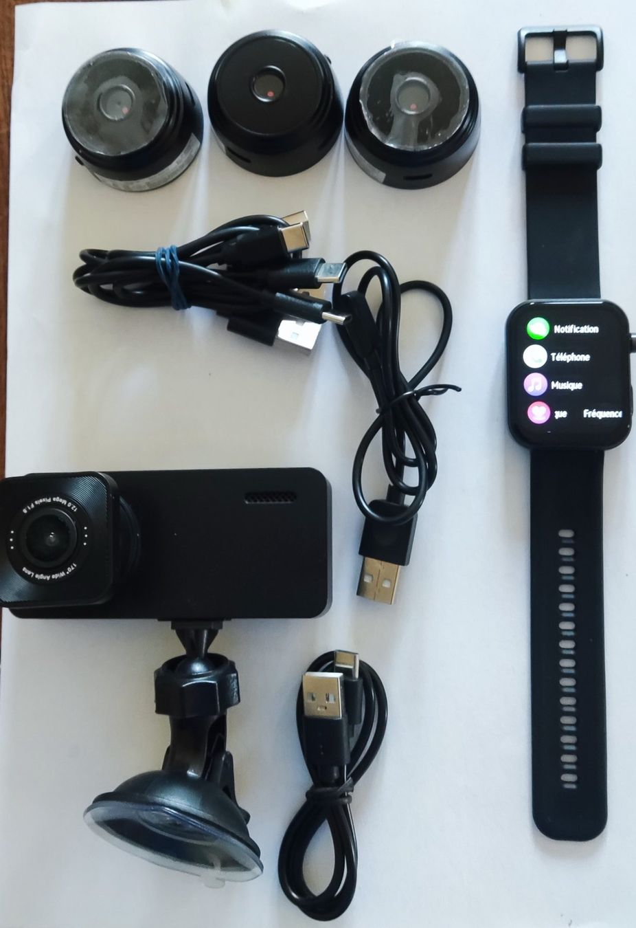 Videocamere: Lot caméra  + dashcam + montre – Usato da Le Mouret venduto da Serarien 1