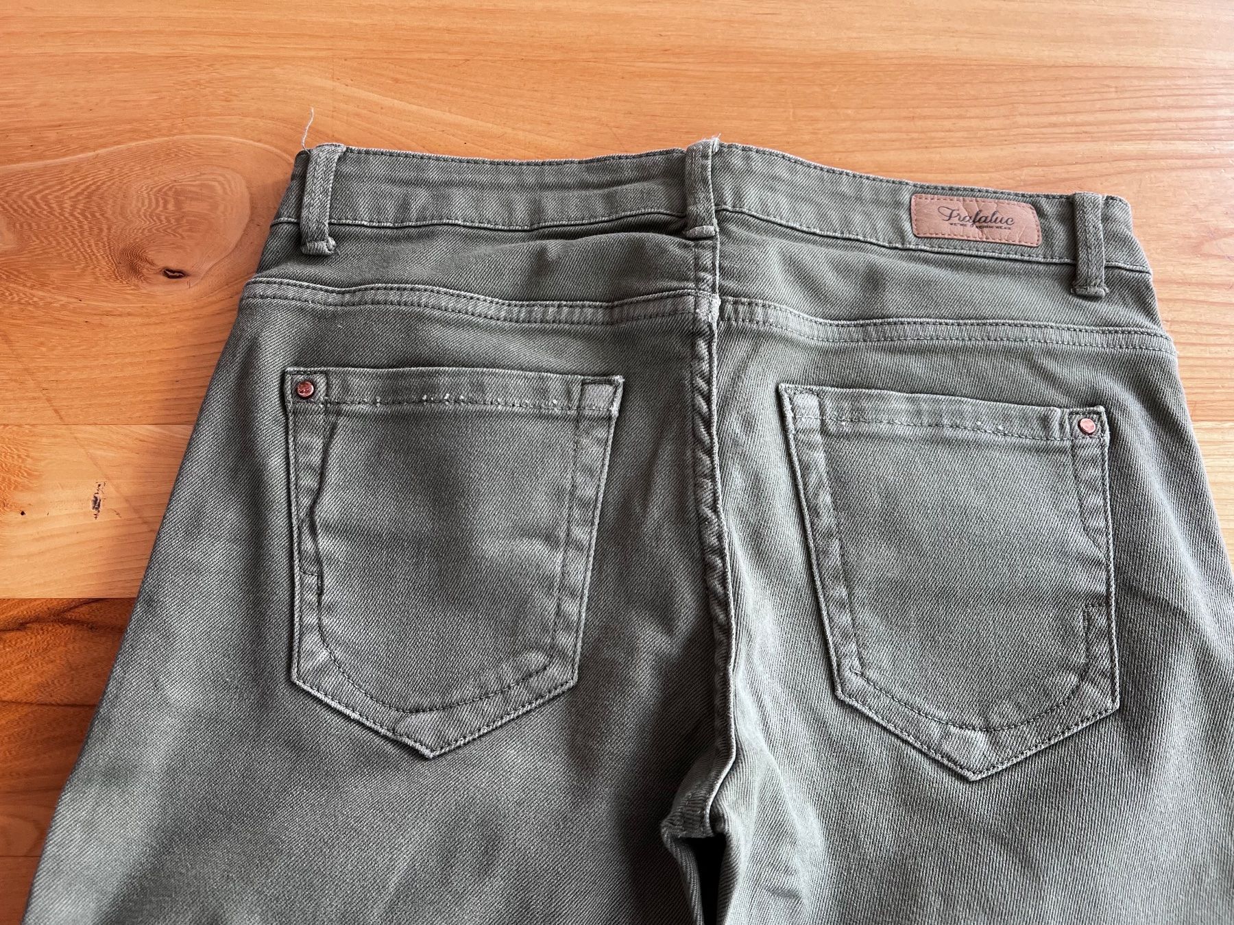 Jeans: Jeans Gr.S olivgrün – Usato da Oberglatt ZH venduto da dauerbrenner 2