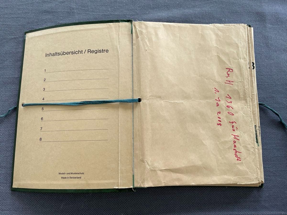 Koffer & Taschen: Antike Dokumentenmappe 8 Fächern.  Karton – Gebraucht aus Mönchaltorf von Mitsuko13 6