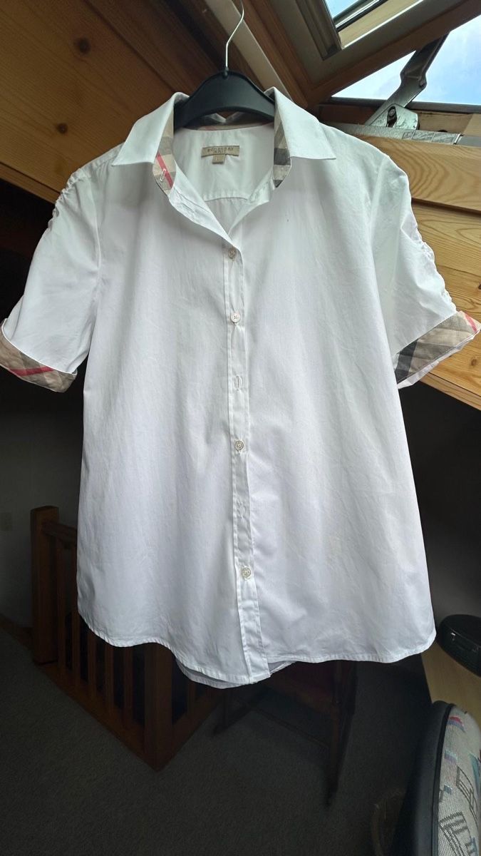 Burberry Camicette: Burberry Bluse weiss – Usato da Düdingen venduto da koe_7kdv