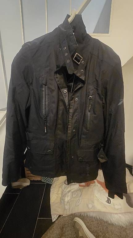 Jacken: Schöne Damen Motorrad Jacke  – Gebraucht aus Wetzikon ZH von veysel71
