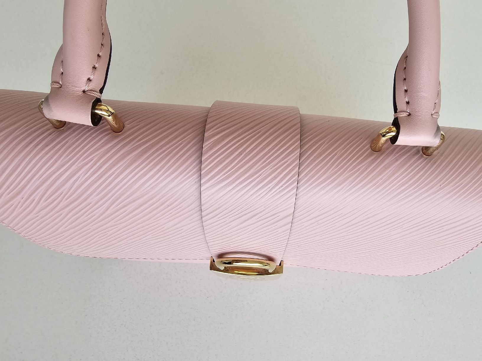 Louis Vuitton Borse da donna: Louis Vuitton Lock BB Epi - pink – Nuovo (secondo la descrizione) da Dottikon venduto da Chicca_73 4