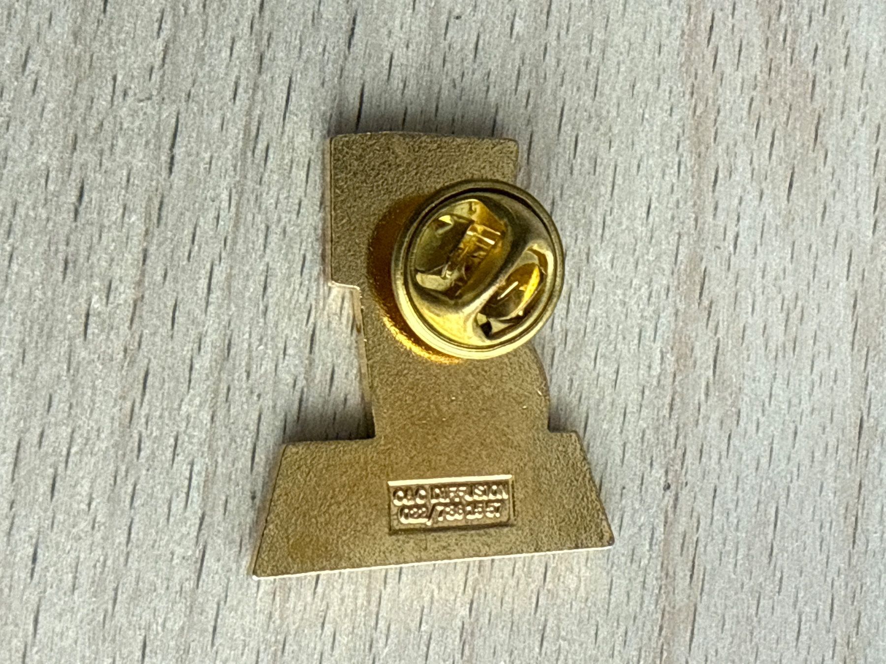 Placchette & Badge: Pin AVIA Zapfsäule – Usato da Glattbrugg venduto da Schweigmatt 1