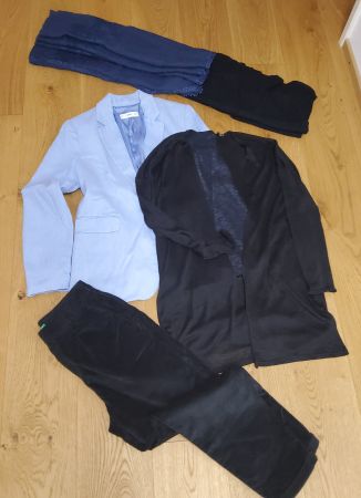 Kleiderpacket: blau/ schwarz