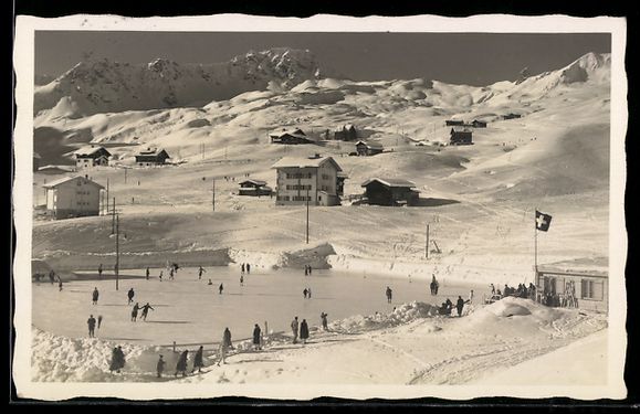 Cartoline postali: AK Arosa, Eisbahn mit Personen – Usato da Berlin venduto da bartko-reher