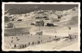 AK Arosa, Eisbahn mit Personen