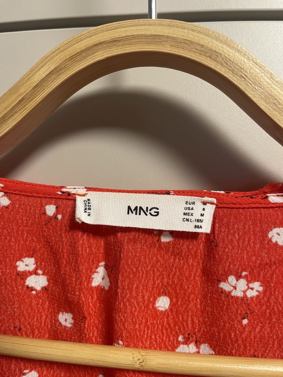 Mango Camicette: Rote Wickelbluse mit Blumen von Mango, Gr. S – Usato da Zürich venduto da janasza 1