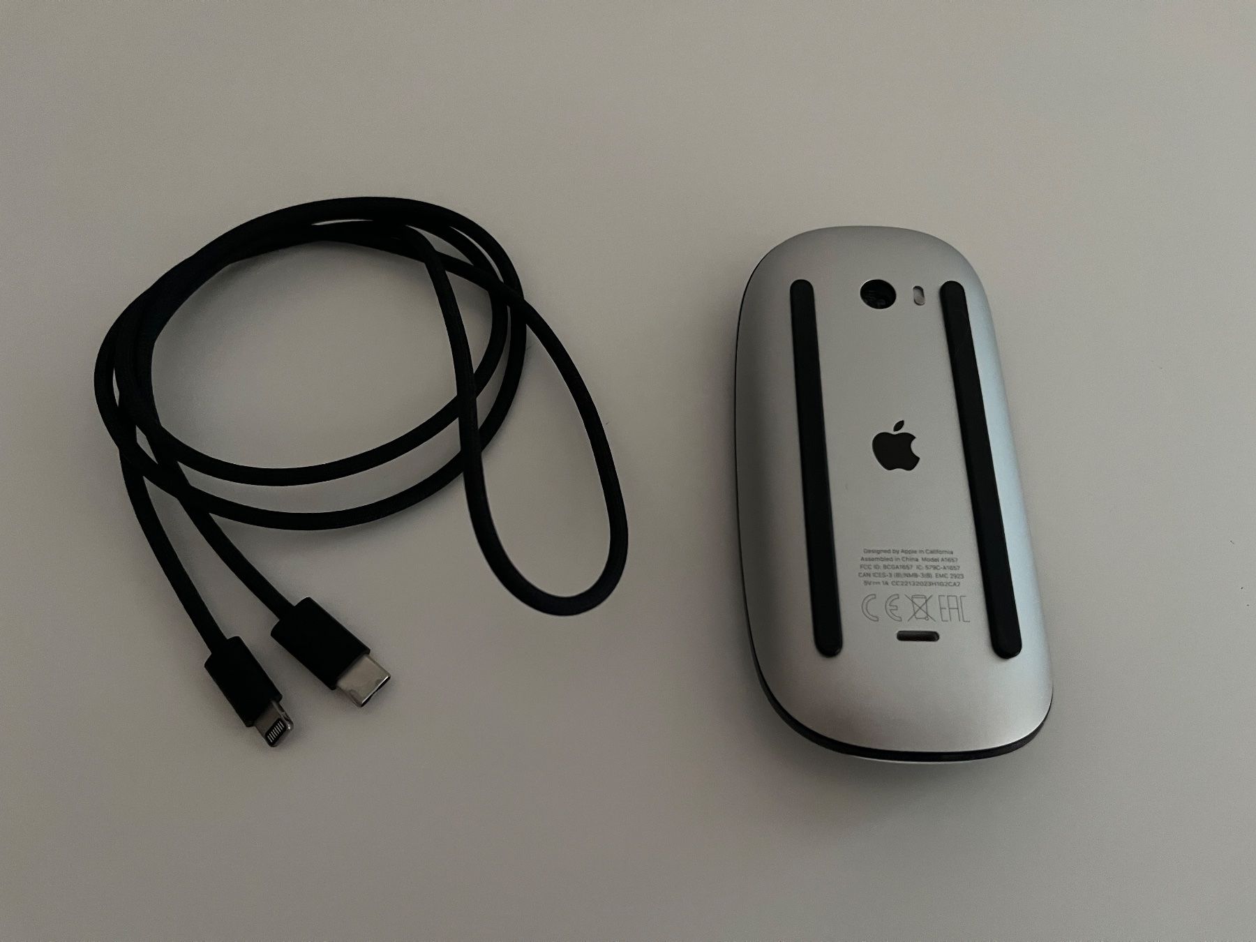 Apple Mouse: Apple Magic Mouse Black Edition, wie Neu – Nuovo (secondo la descrizione) da Veltheim AG venduto da Manu_T 1