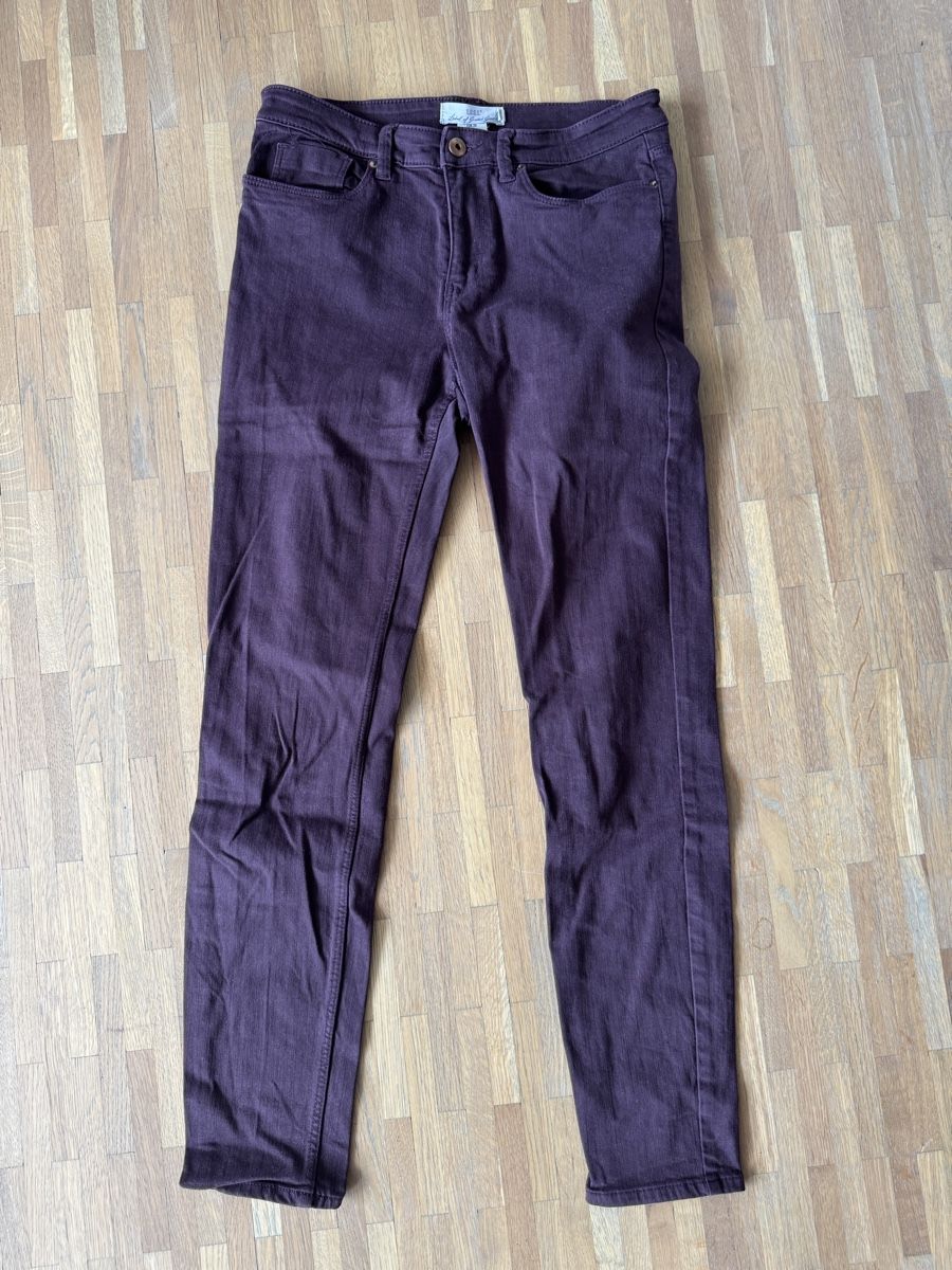 Jeans: Jeans L.O.G.G. dunkelrot Grösse 38 – D'occasion à Münsingen par sam_528s
