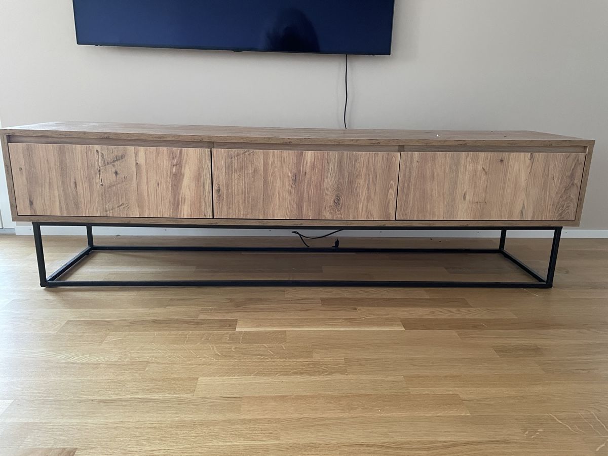Mobili TV: Sideboard – Usato da Winterthur venduto da Bracherd 1