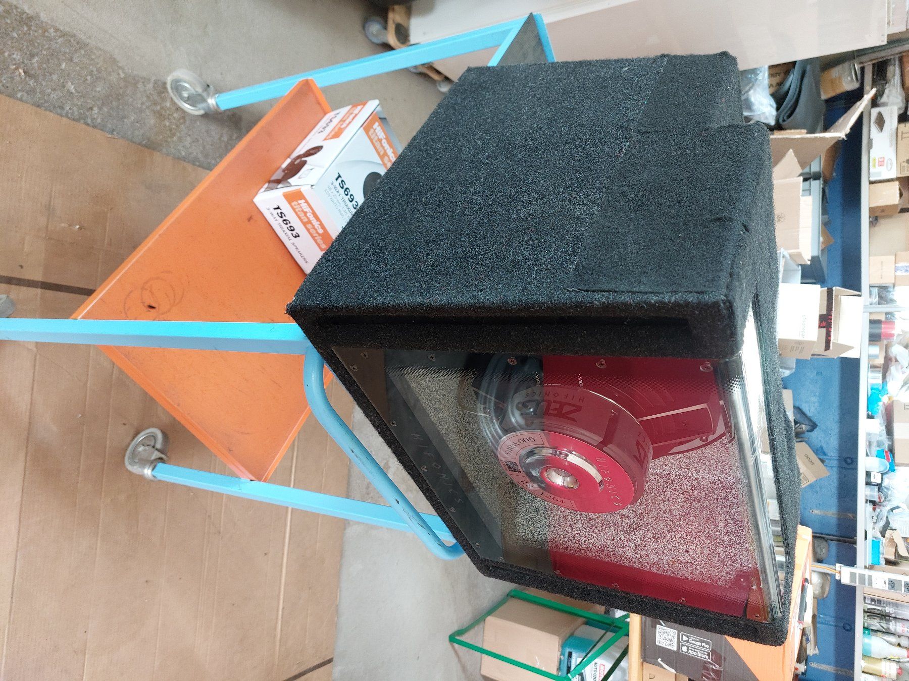 Casse acustiche: Subwoofer von Hifonics – Usato da Ehrendingen venduto da Charger 3