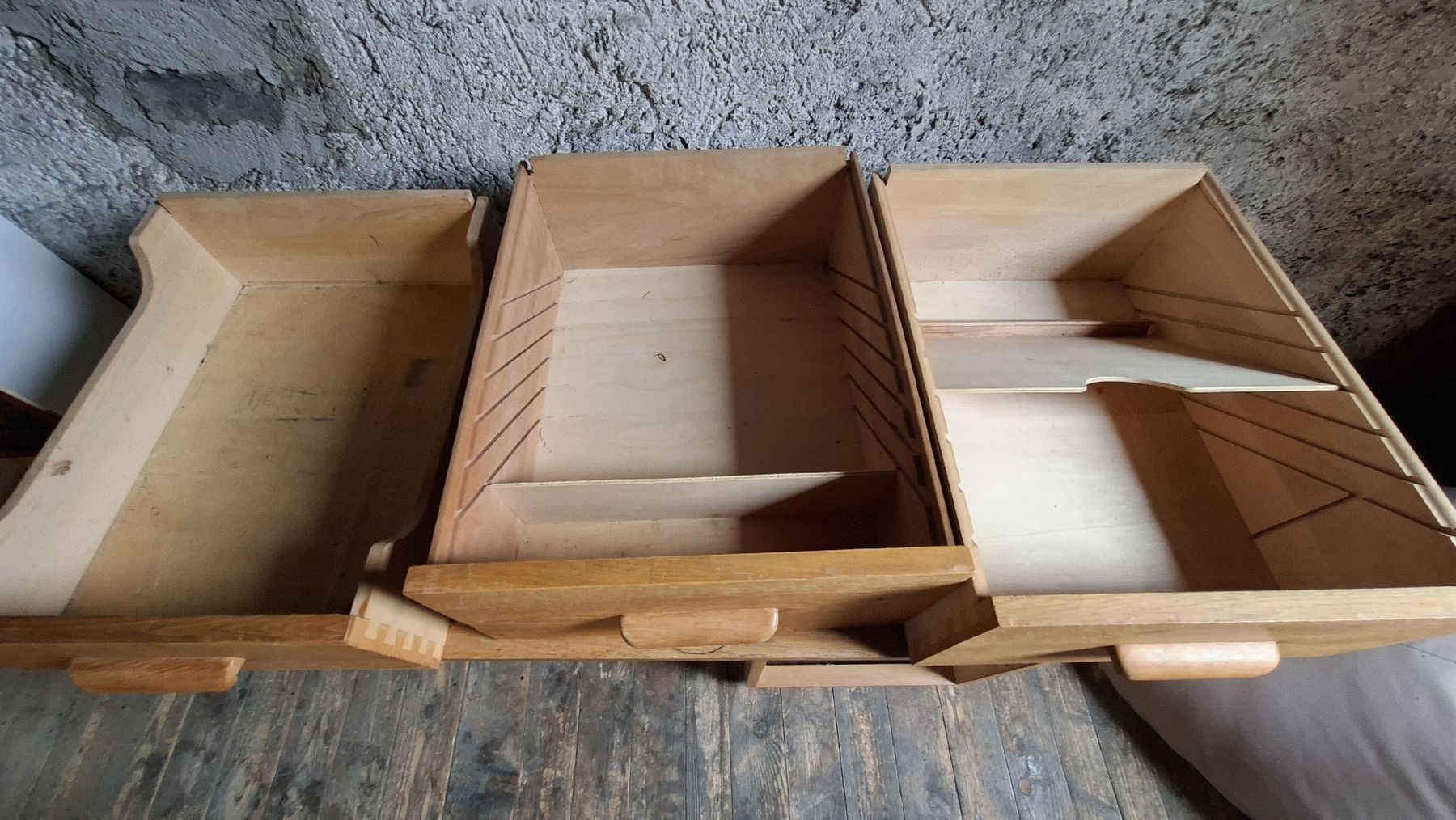 Schreibtische: Schreibtisch Holz mit Schubladen – Gebraucht aus Zürich von Raka80 3