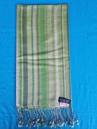 Etole Pashmina & Soie, rayures vertes et argent.