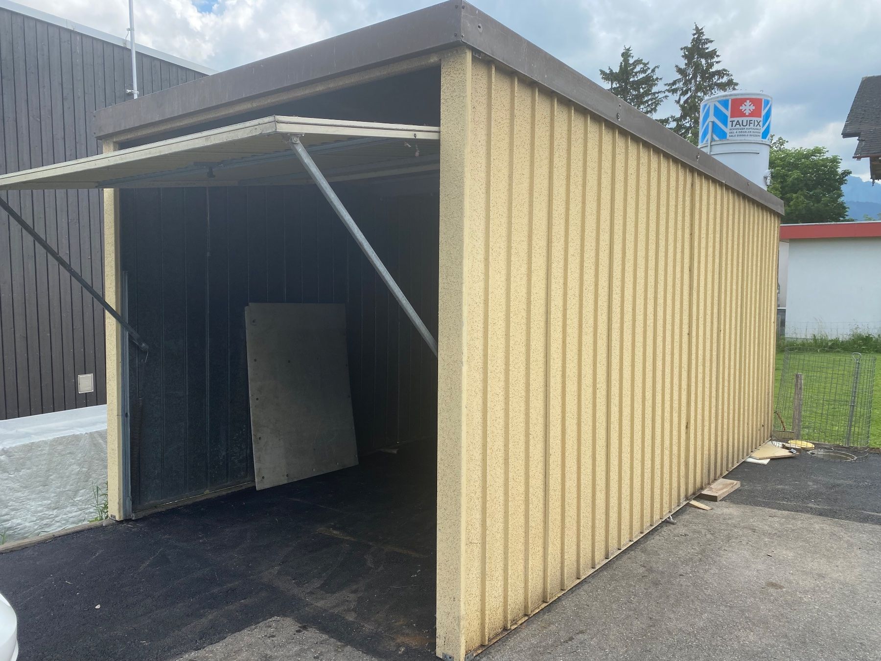 Sonstige Stalleinrichtungen: Garage Metall – Gebraucht aus Schwarzenegg von  3