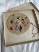 Vintage miniatur ev. Puppen Strohhut, handbestickt