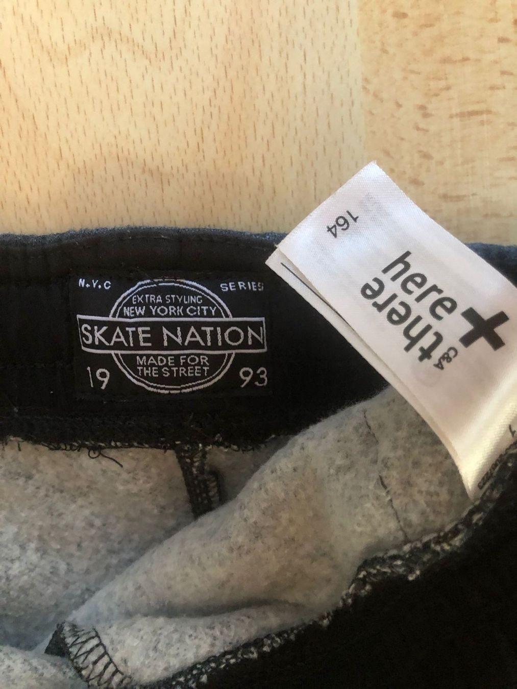 C&A Pantaloni: C&A JUNGE TRAININGSHOSE DUNKELBLAU tg.164 – Usato da winterthur venduto da MEAhealingBrush 1