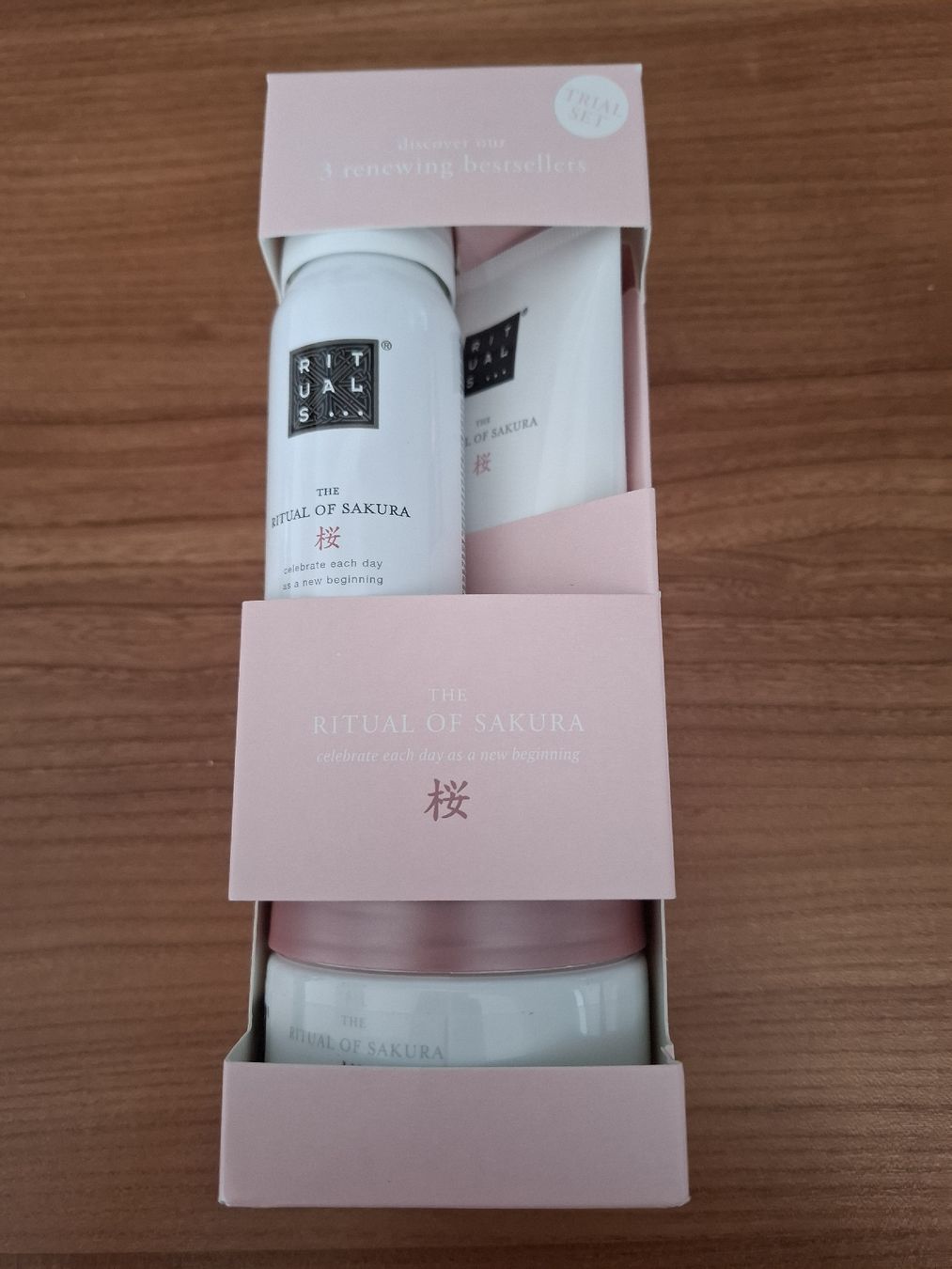 Rituals Altro per la cura del corpo: Rituals Sakura Set, Neu, Originalverpackt, Geschenkidee! – Nuovo e nell'imballaggio originale da Aarberg venduto da Happy058