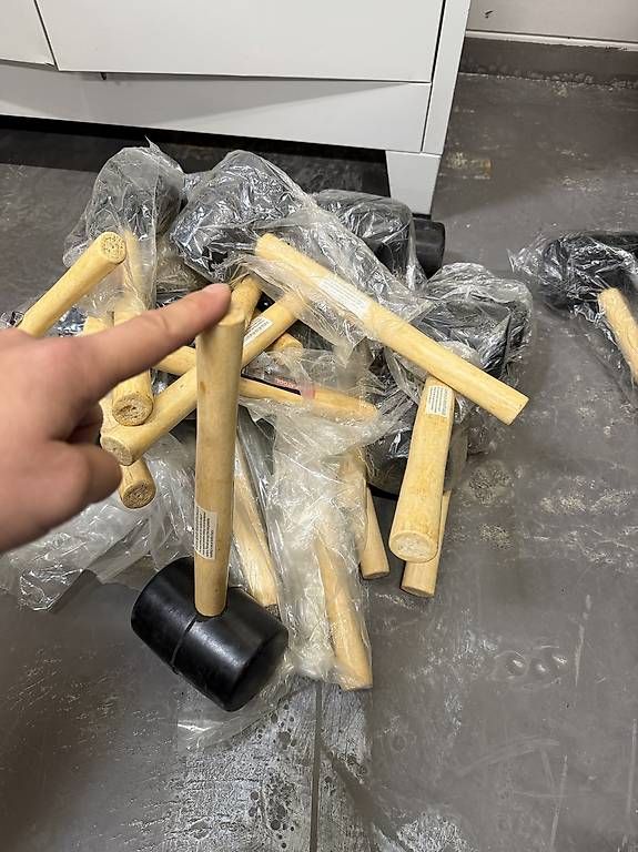 Tutti gli attrezzi: Gummihammer zu verkaufen – Nuovo e nell'imballaggio originale da Muttenz venduto da Serkan013 1